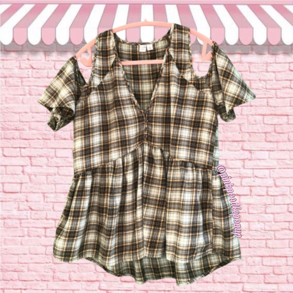 Melrose & Market Green Plaid Cold Shoulder Top S